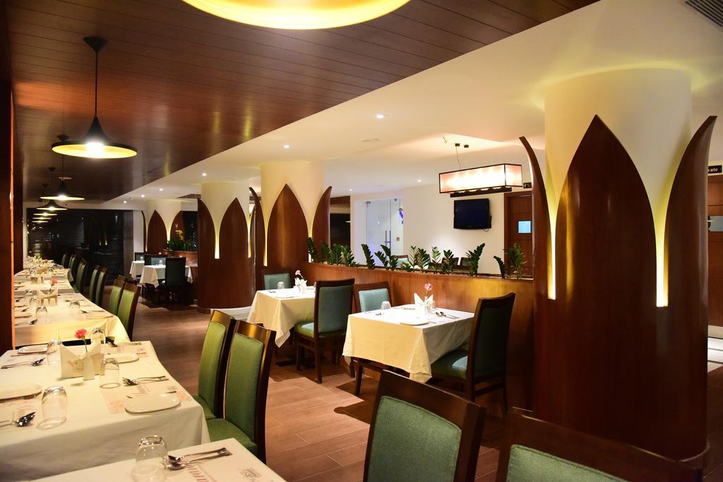 The Royal Comfort Bangalore Eksteriør billede