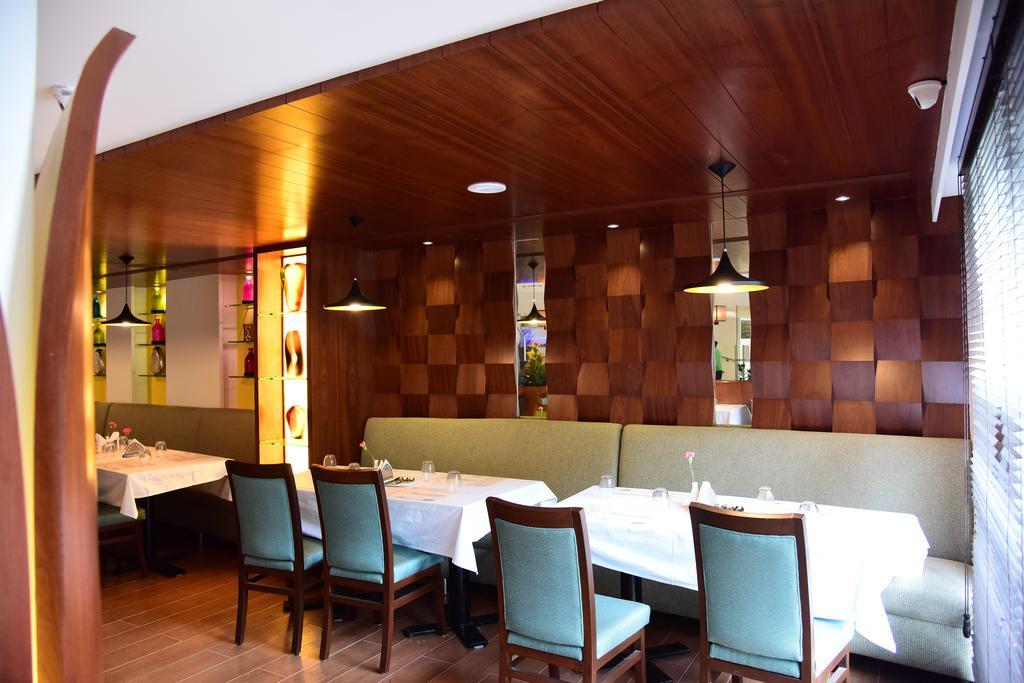 The Royal Comfort Bangalore Eksteriør billede