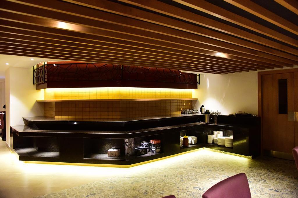 The Royal Comfort Bangalore Eksteriør billede