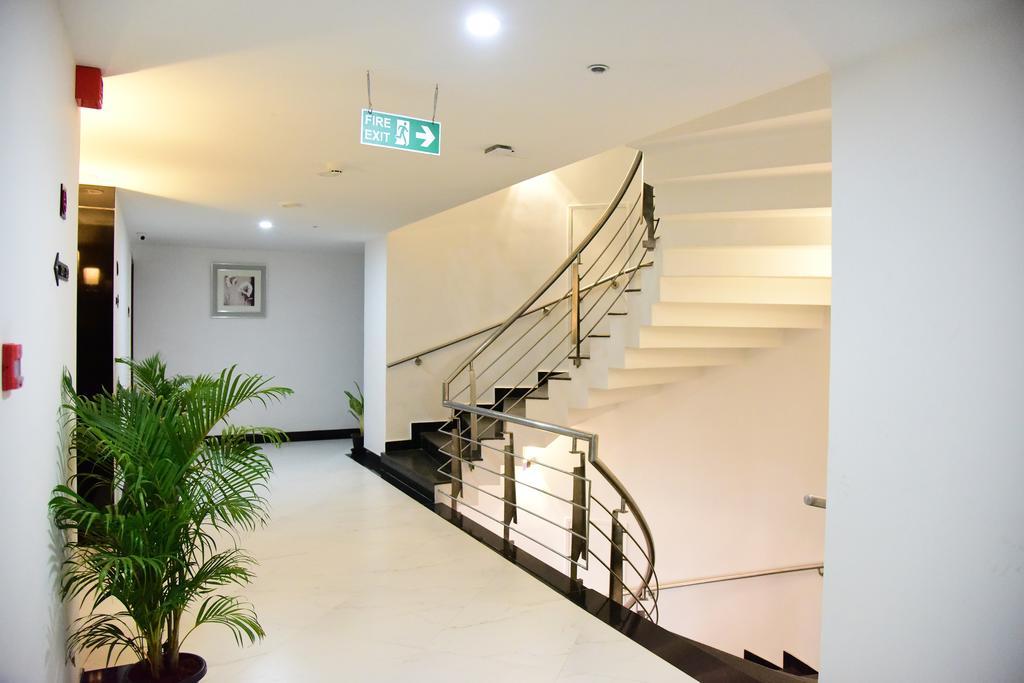 The Royal Comfort Bangalore Eksteriør billede