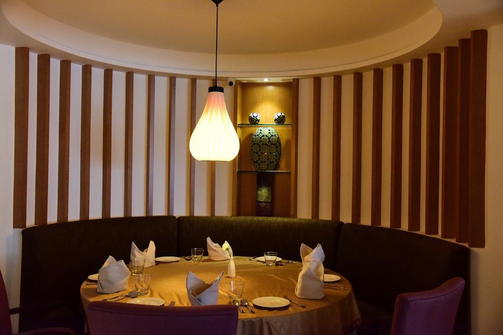 The Royal Comfort Bangalore Eksteriør billede