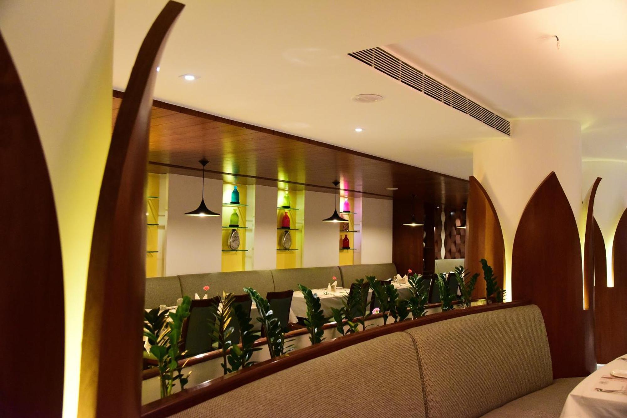 The Royal Comfort Bangalore Eksteriør billede