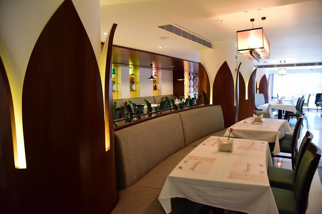 The Royal Comfort Bangalore Eksteriør billede