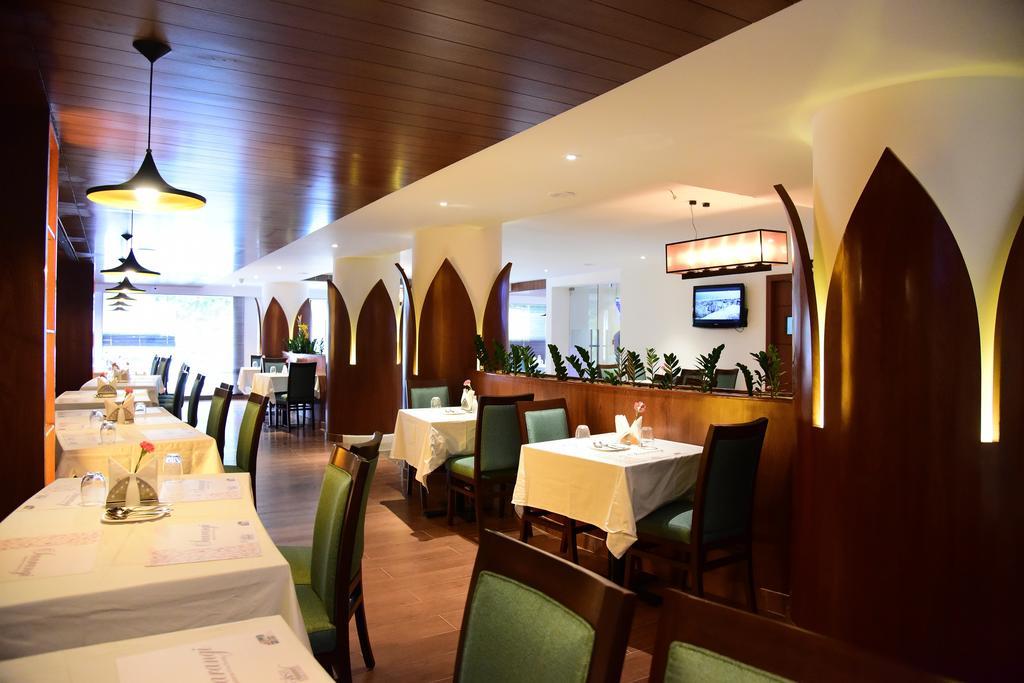 The Royal Comfort Bangalore Eksteriør billede