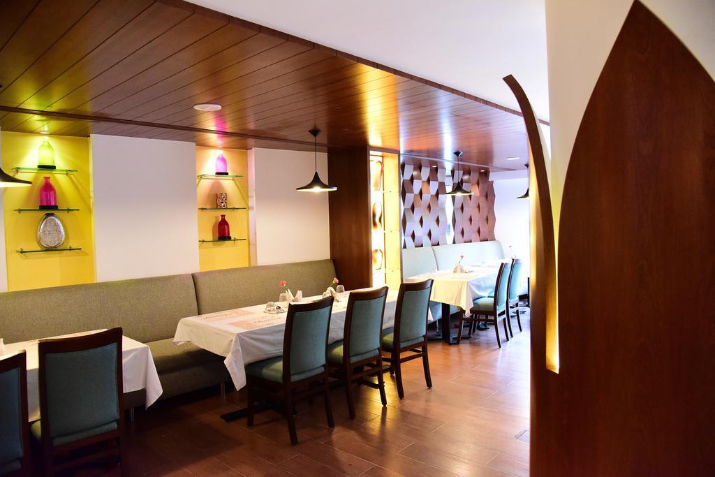 The Royal Comfort Bangalore Eksteriør billede